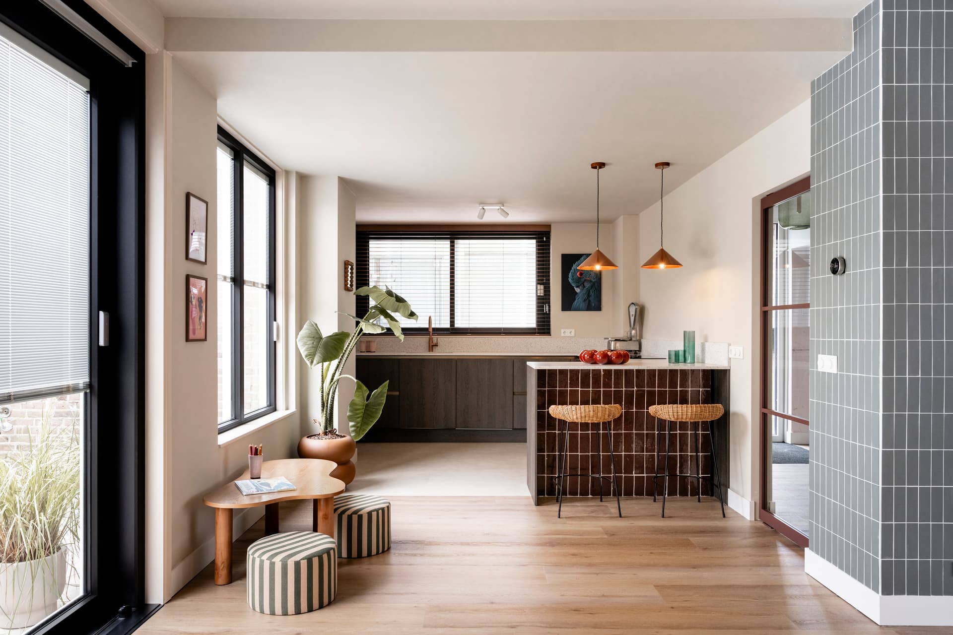 Afl.-11-Den-Dungen-NA-046.jpg moderne leefkeuken met hout en terrazzo